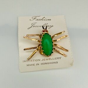 Goldtone Metal Green Lucite Tiny Red Enamel Eyes Spider Insect Brooch Pin